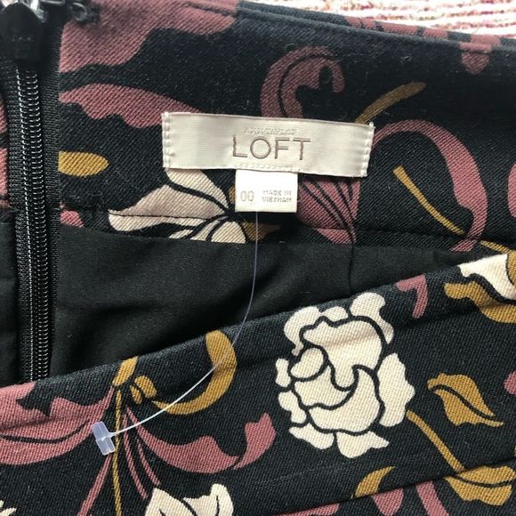 LOFT Floral Pencil Skirt - Picture 4 of 4